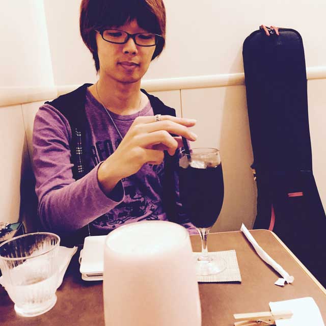 下北沢のカフェ Cafe SEJOUR(カフェセジュアール)で暇つぶし